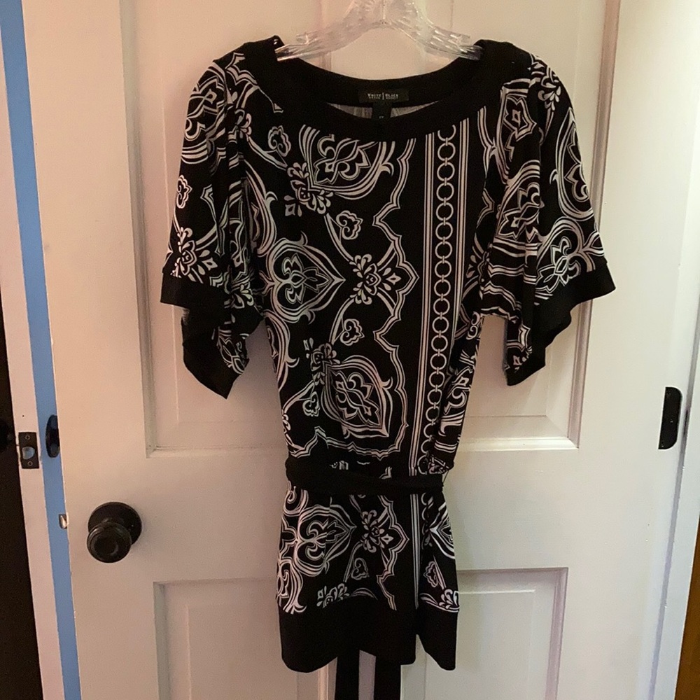 Black and white WHBM top w/tie